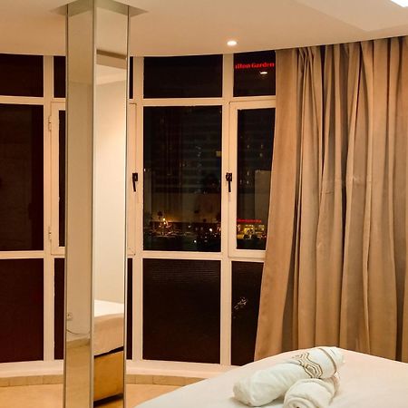 Amazing Appartement Au Centre Ville En Face Hilton & Gare Train De Tgv De Tanger Extérieur photo