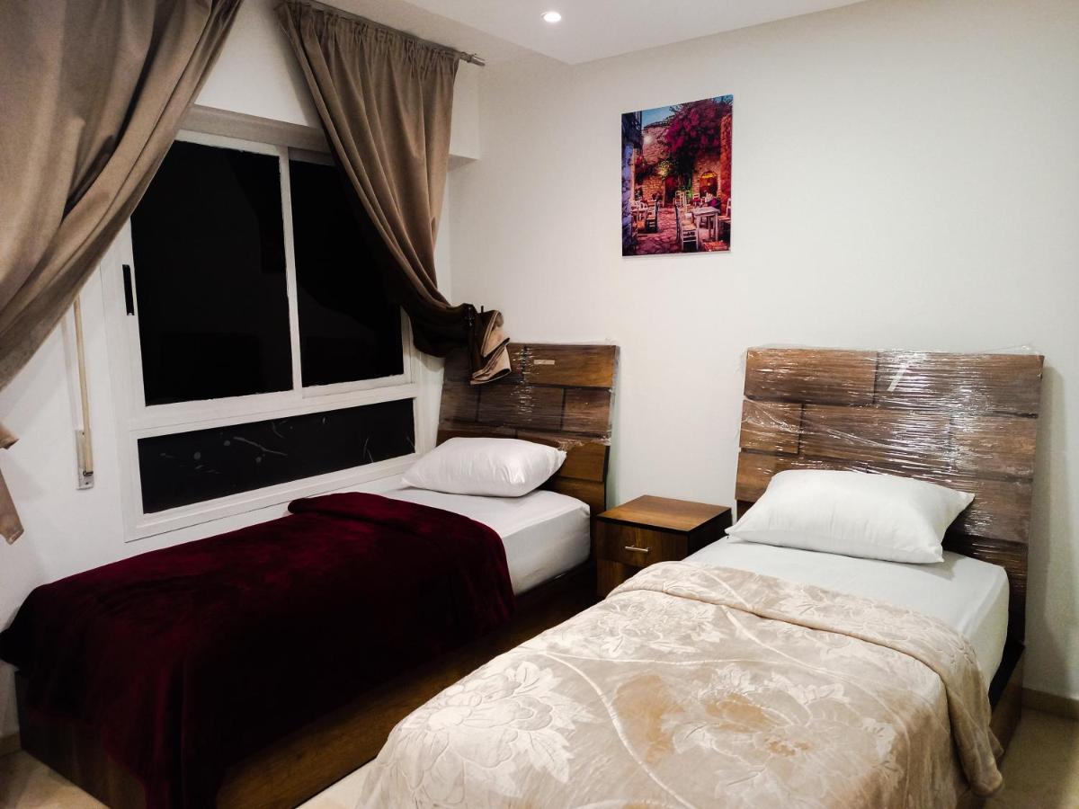 Amazing Appartement Au Centre Ville En Face Hilton & Gare Train De Tgv De Tanger Extérieur photo